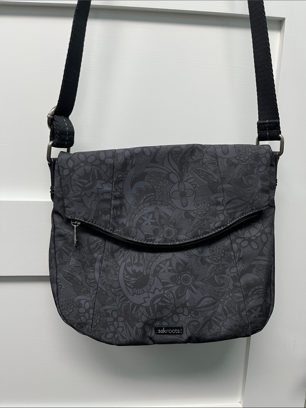 Sakroots Black and Grey Floral Pattern Shoulder Purse Crossbody Bag